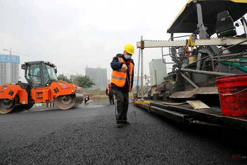 再加速！成都大运会直联通道启动沥青铺设，助力普通道路货物运输代理高效畅行